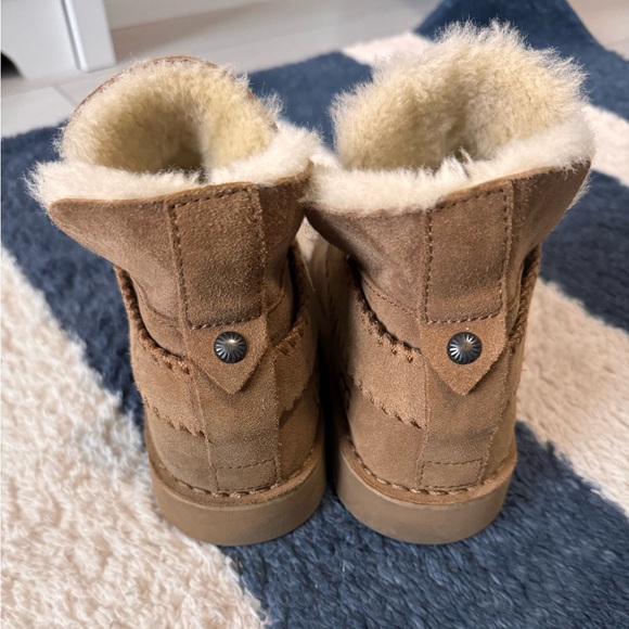 UGG McKay boots - Picture 2 of 8